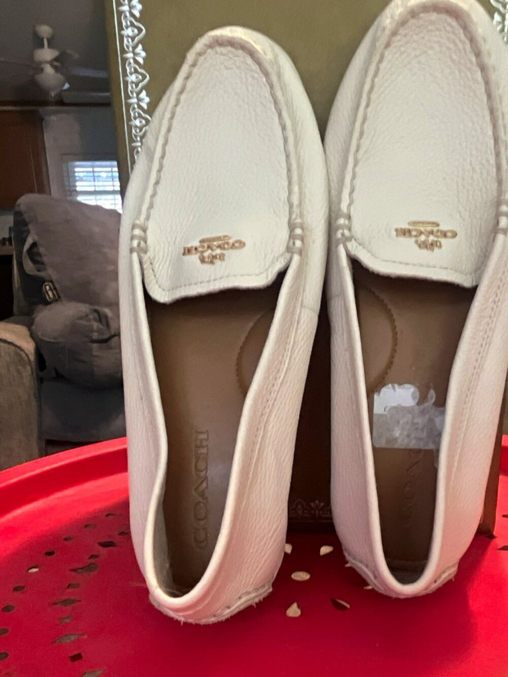 Coach White Leather Slip-On Flats Round Toe Logo Accent US 8.5 Standard